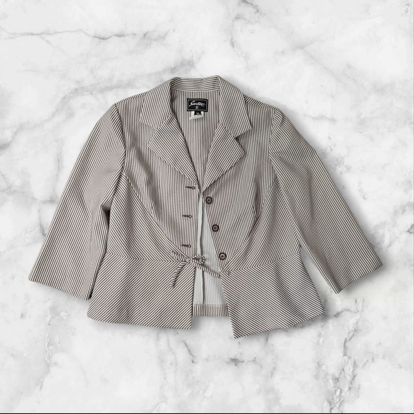 Sweet Suit Striped Blazer - Picture 2 of 7